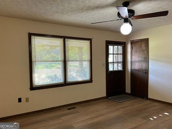 5th image of 131 Berry Rd
