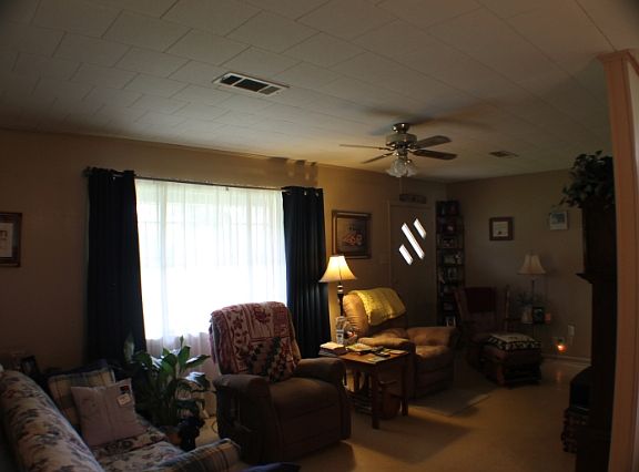 4th image of 803 Beech St