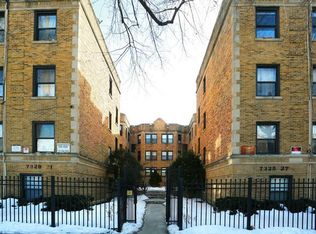 7331 N Honore St #2B, Chicago, IL 60626