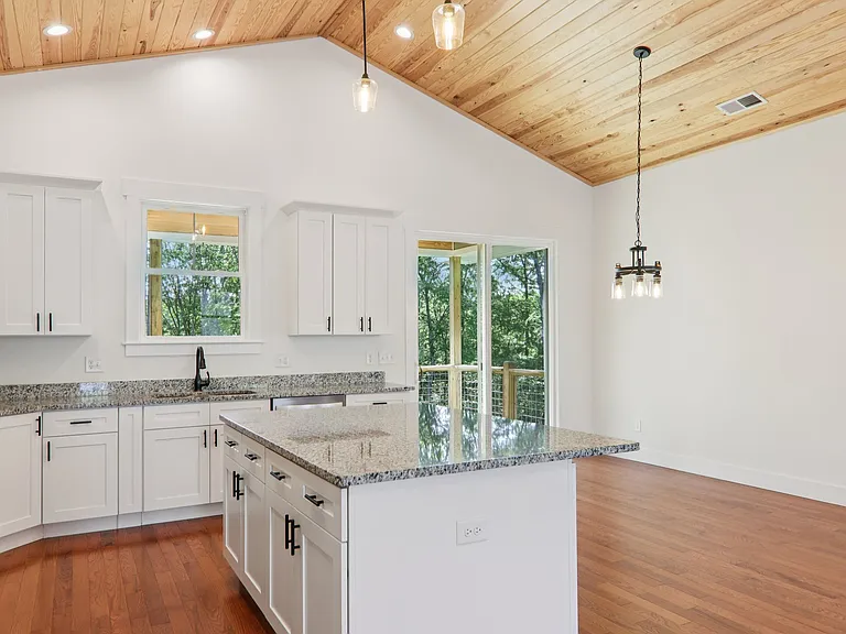 178 Jonathan Ln — Photo 15