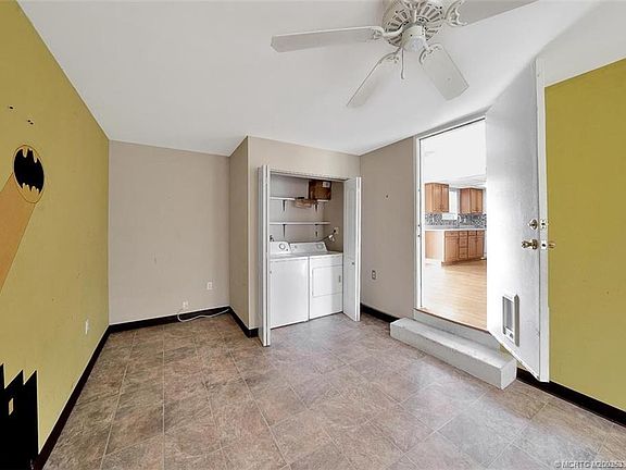 5th image of 1016 SE Floresta Dr