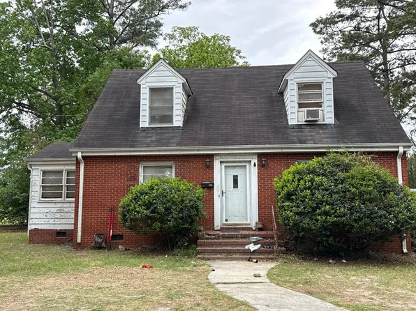 700 Floyd St, Fairmont, NC 28340