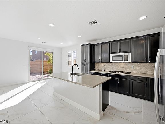 4th image of 10518 Mann St