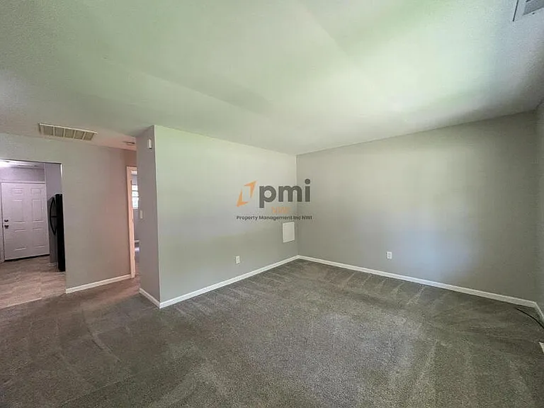 5929 Jefferson St — Photo 3