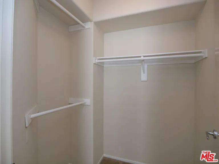 10627 Moorpark St #4 — Photo 12