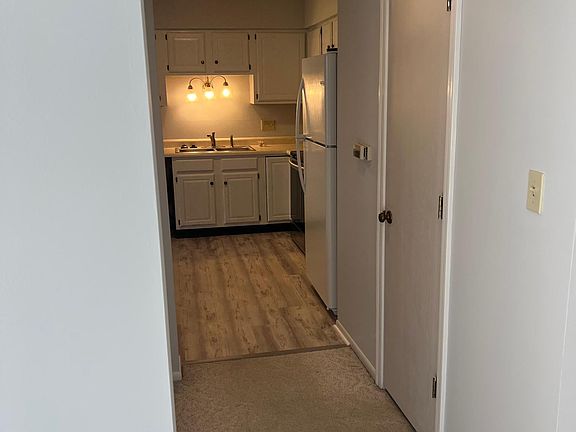 4th image of 2711 Hurstland Ct