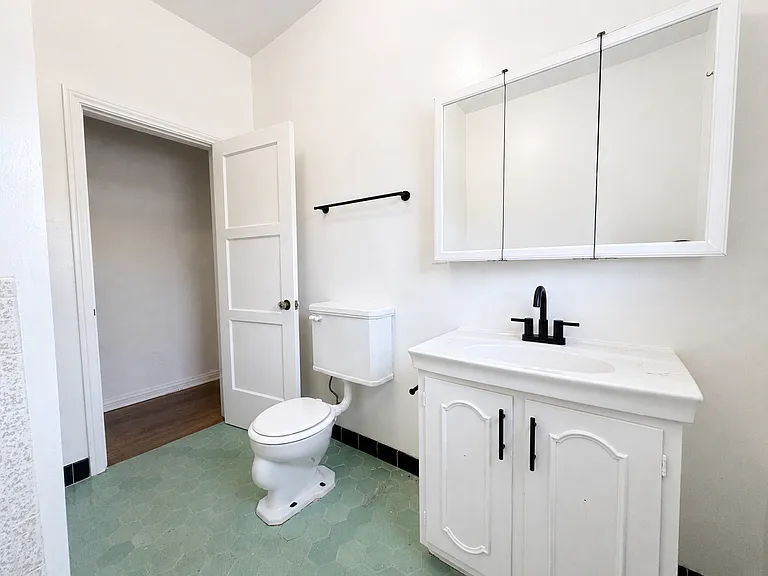 1237 E Santa Clara St — Photo 16