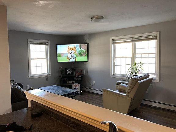4th image of 26 N Main St APT 4