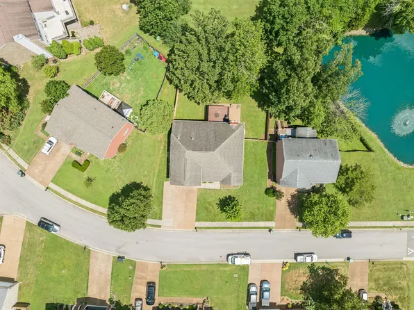 7023 Timber Oak Dr, Mount Juliet, TN 37122