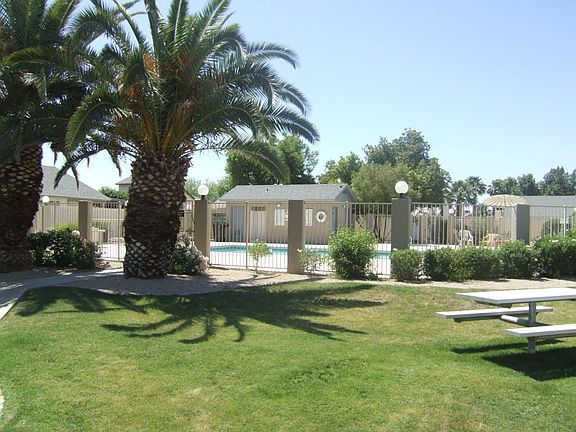 3rd image of 8871 W Michelle Dr