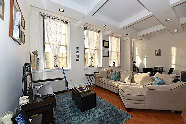 Rented by Keller Williams NYC | media 27