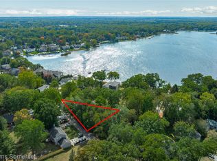 8330 Dickert St, Commerce Township, MI 48382