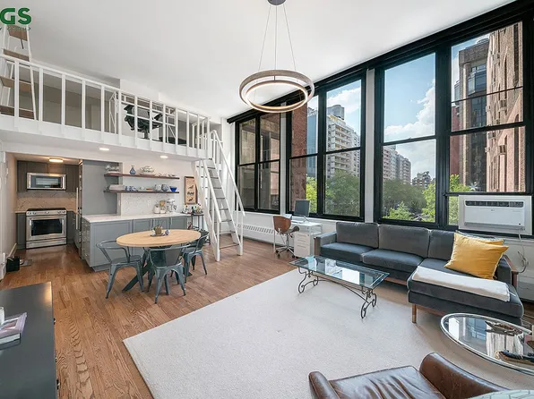 250 Mercer St APT D304, New York, NY 10012