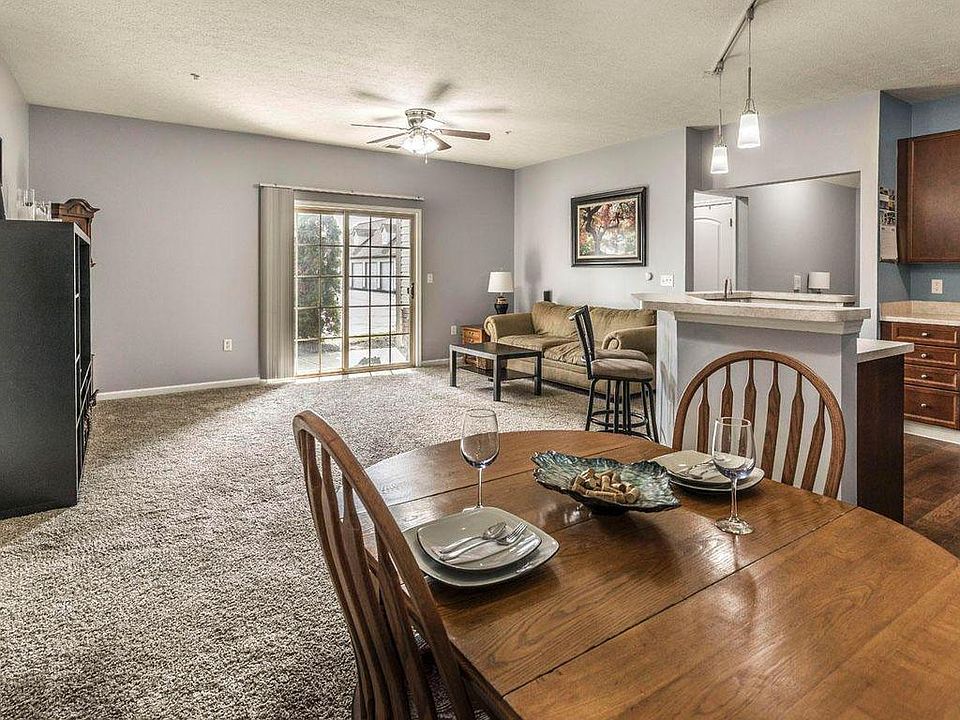 1st image of 779 Hidden Springs Dr