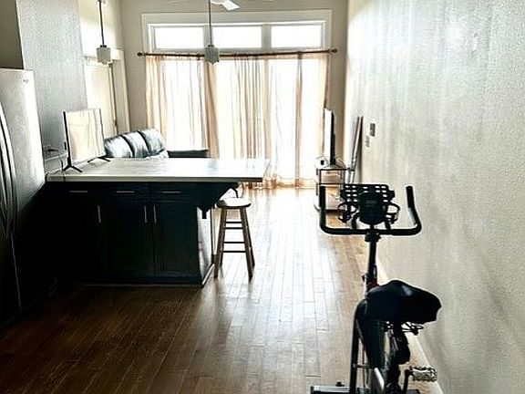 2nd image of 1212 Chicon St #304
