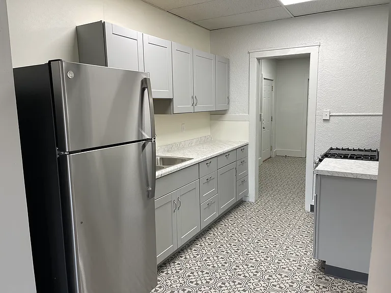 171 1/2 S Main St #B — Photo 8