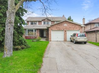 2138 Burbank Dr, Mississauga, ON L5L 2T8