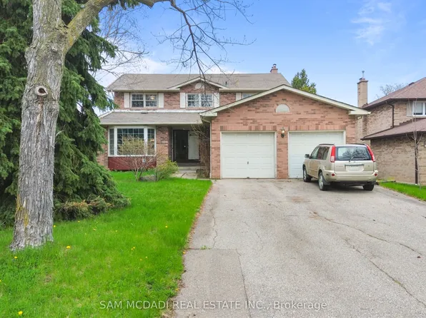 2138 Burbank Dr, Mississauga, ON L5L 2T8