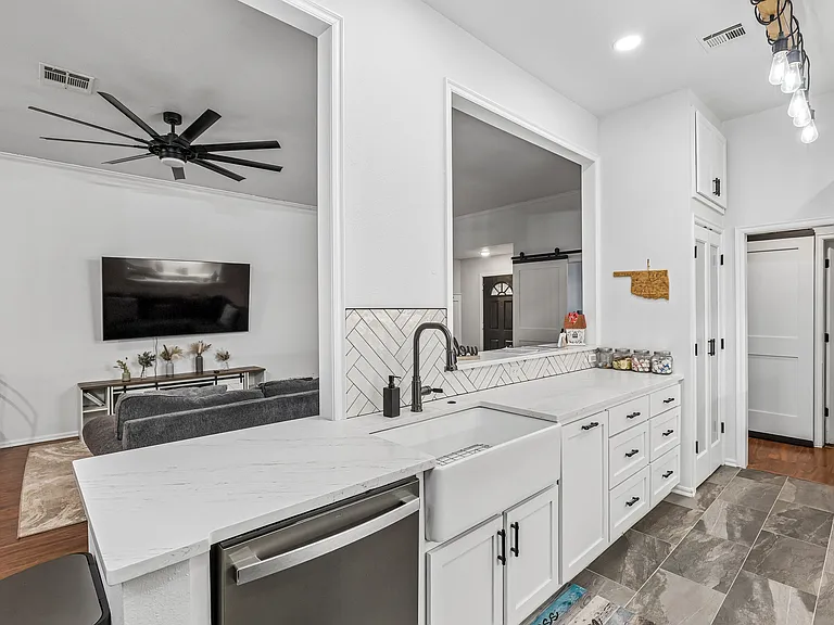 3616 Maggie Cir — Photo 13