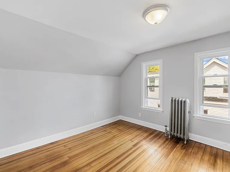 117 Gorham St — Photo 15