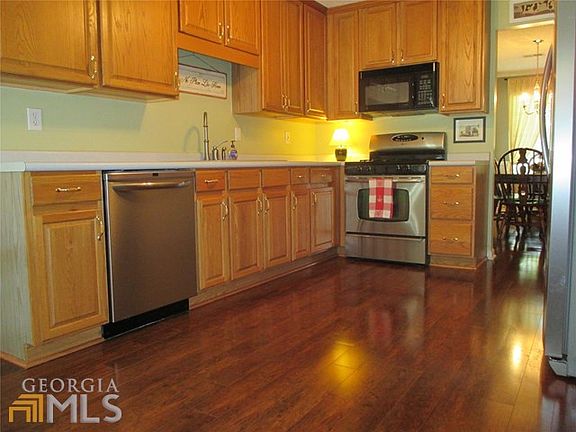 3rd image of 117 Oakwood Trl