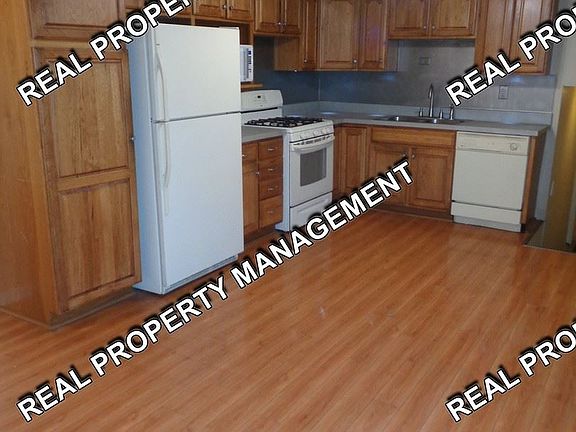 5th image of 1105 N Oakwood St