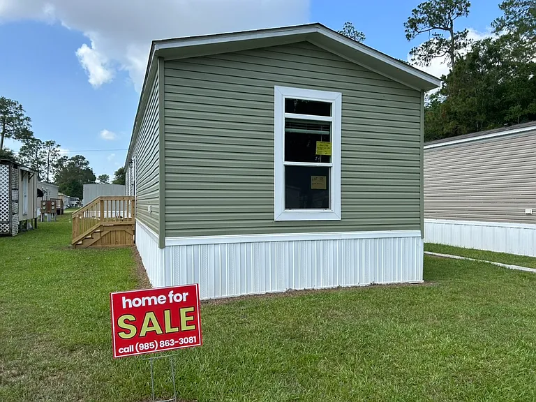 1210 Eagle Lake Dr #185 — Photo 1