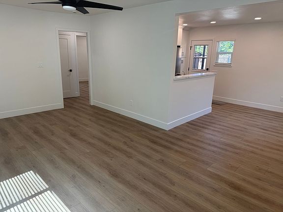 2nd image of 793-797 W Pomona Blvd #5f4ada74a