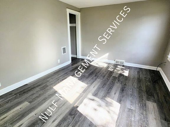 3rd image of 878 Miller Ave