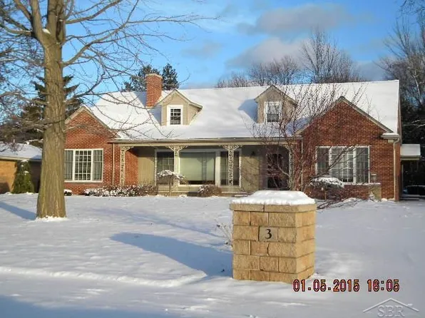 3 Davis Dr, Saginaw, MI 48602