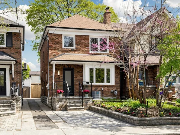 55 Chilton Rd, Toronto, ON M4J 3C7