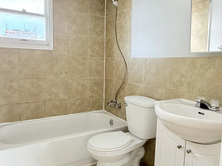 506 Aylmer Ave #4 — Photo 10