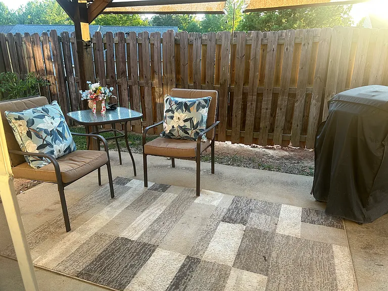 Rhett Ct — Photo 2