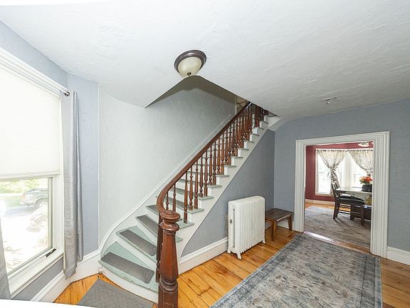 3rd image of 52 Cherry St
