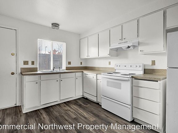 2nd image of 1000 Holly St #11293660