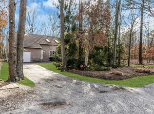 23 Bellows Terrace, Hampton Bays, NY 11946