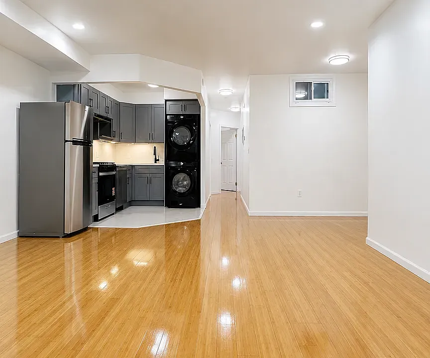 1242 Myrtle Ave #2