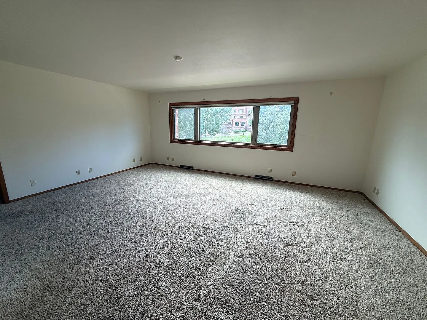 112 W 17th Street - Cambridge Apartments — Photo 2