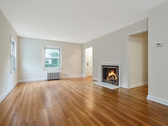 2nd image of 28 Coralyn Ave