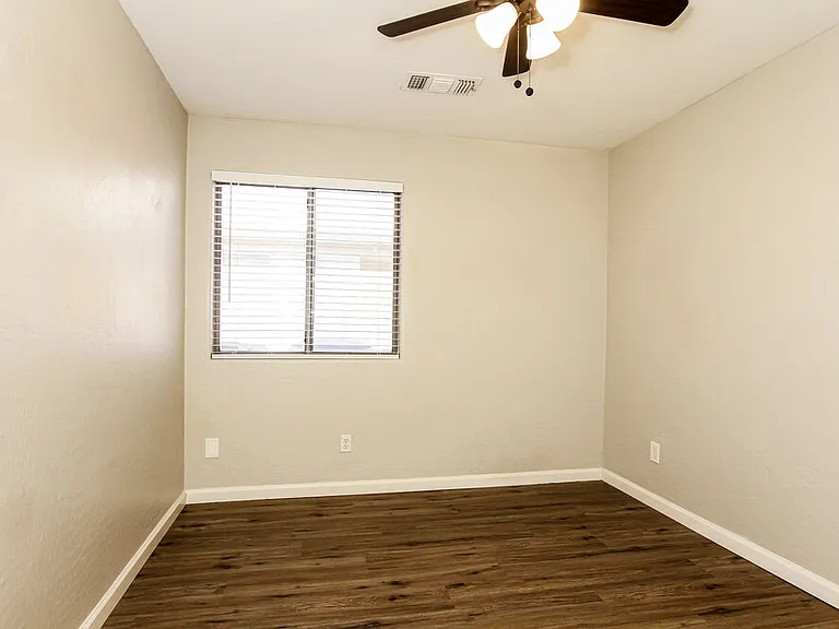 748 W Dublin St — Photo 11