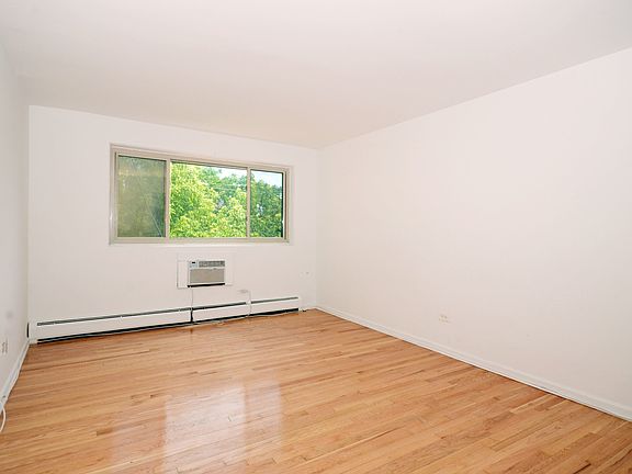 5th image of 1415 W Lunt Ave APT 404