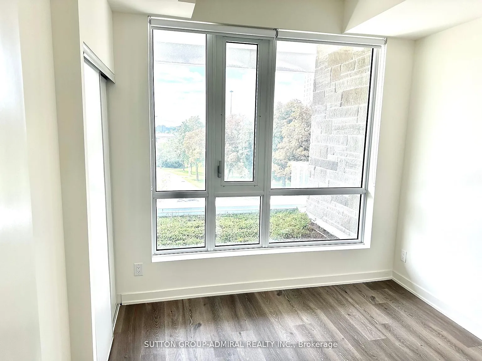 The Ravine Condos — Photo 4