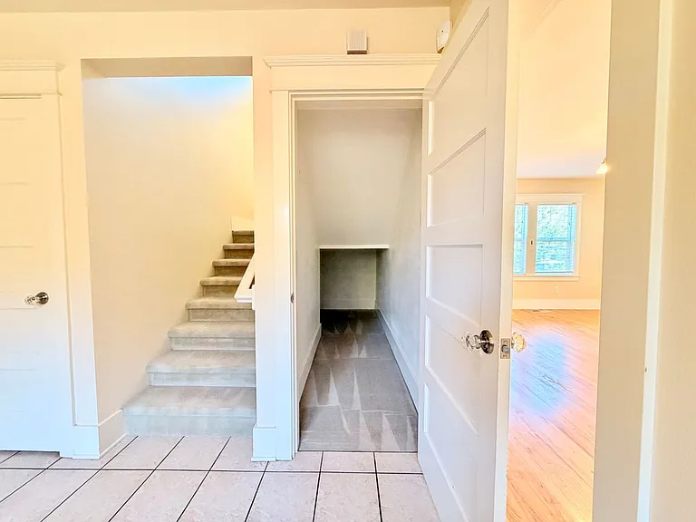 5319 NE 16th Ave — Photo 13