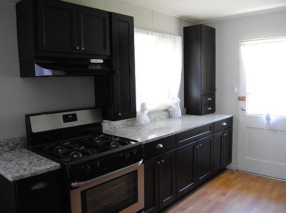 4th image of 2311 Arrow St