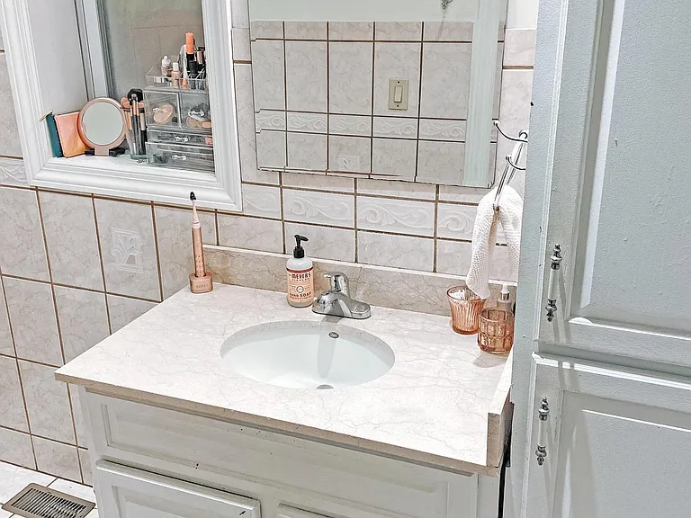 2245 N Sawyer Ave #1 — Photo 10