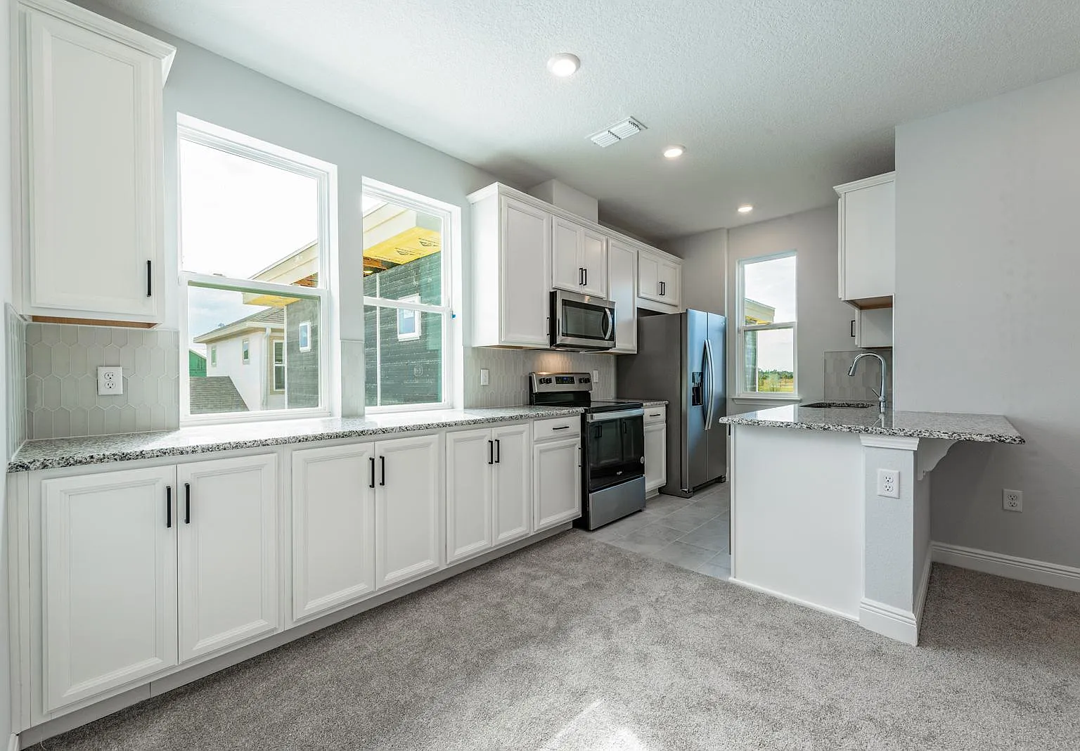 1 bed, 700 sqft, $1,680 — Photo 3
