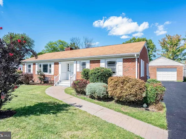 3228 Groveton St, Alexandria, VA 22306