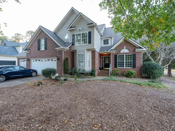 100 Forest Edge Dr, Cary, NC 27518