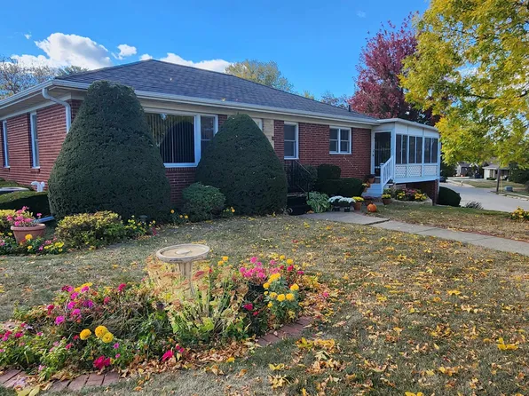 2935 Keokuk St, Dubuque, IA 52001