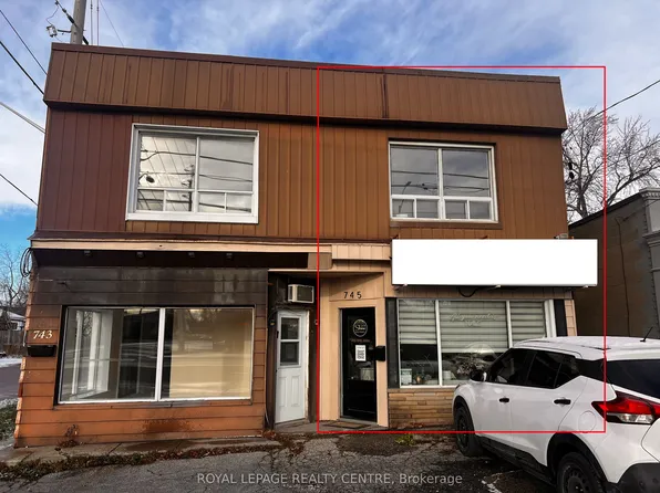 745 Lakeshore Rd E #B, Mississauga, ON L5E 1C6